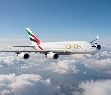 immagine di un volo in avvicinamento agli arrivi aeroporto di dubai