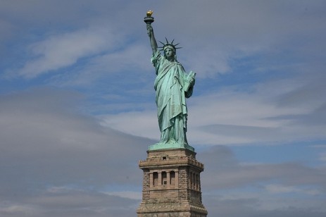 statua della liberta di New York ripresa dal mare